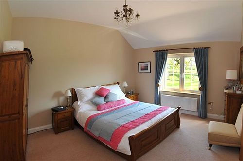 The Paddock Bed and Breakfast Haverfordwest Esterno foto