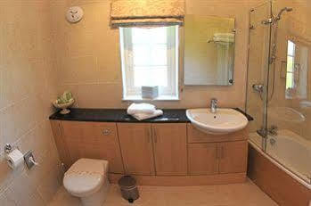 Bed and Breakfast The Paddock Haverfordwest Esterno foto